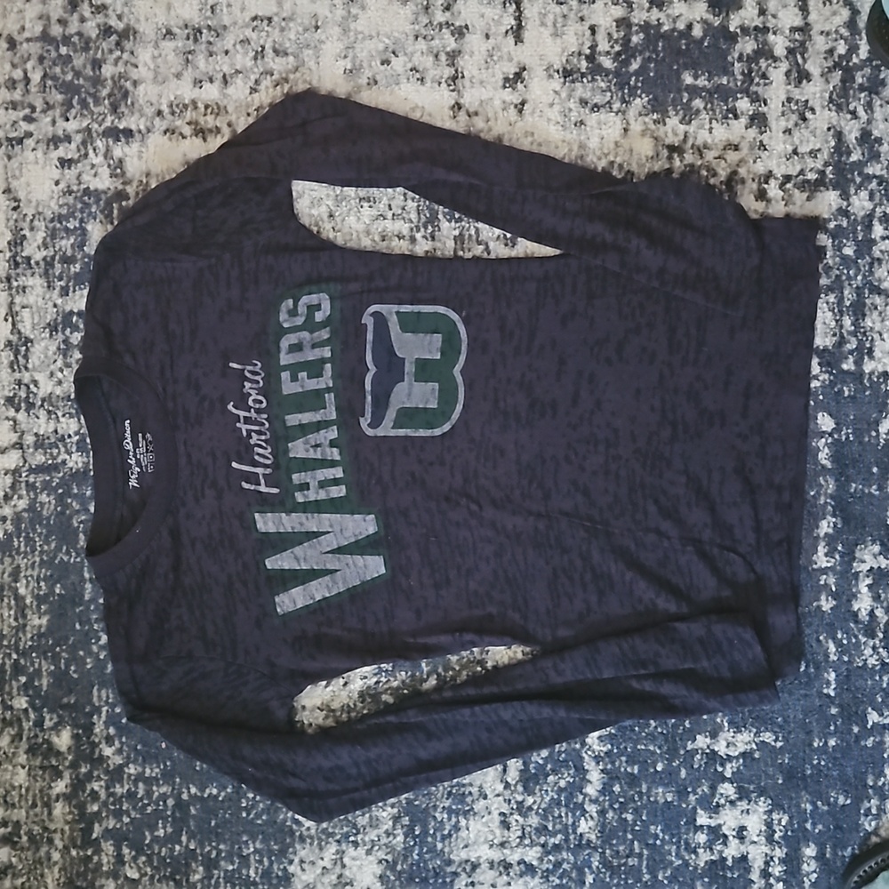 Hartford Whalers Hockey Women's S navy long sleeve top with distressed pattern
